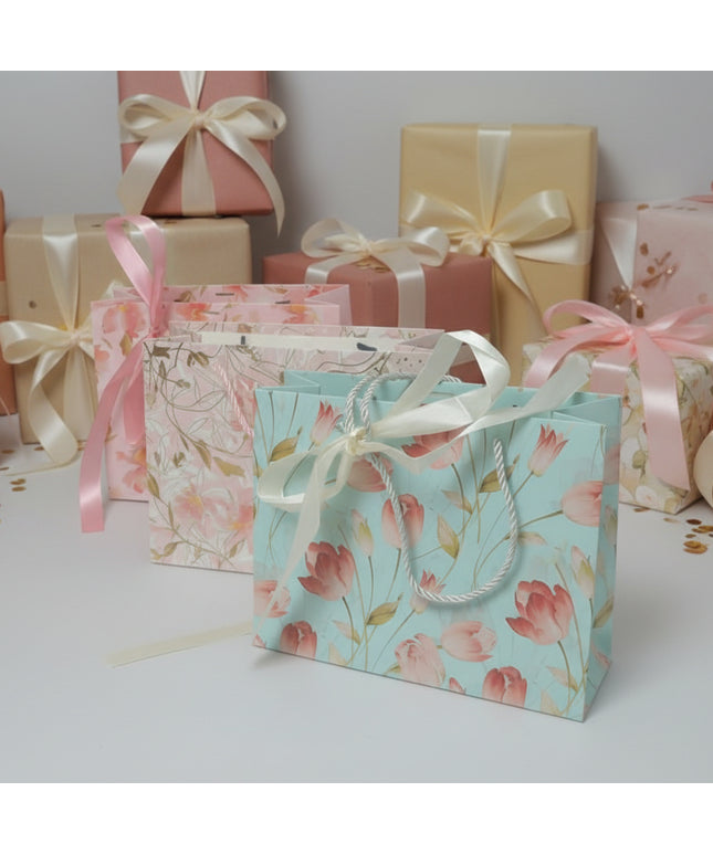 Ribbon Medium Gift Bag (horizontal)