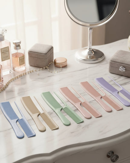 Clasp Color Comb